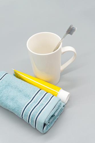 日常洗漱用品毛巾杯子牙刷